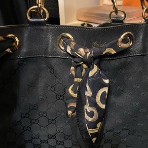 AUTHENTIC Gucci large tote. Well loved. Double leather strap.Original silk scarf